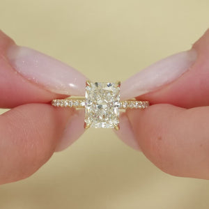 The Pave Petal Kamellie - Engagement Ring Made in Yellow Gold