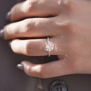 The Aline - Engagement Ring Made in Yellow Gold
