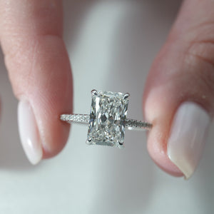 The Pave Crown Kamellie - Engagement Ring Made in White Gold