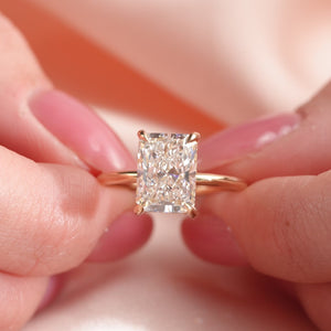 The Kamellie - Engagement Ring Made in Yellow Gold