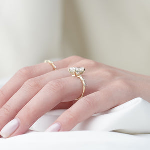 The Hidden Halo Penelope - Engagement Ring Made in Yellow Gold