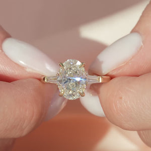 The Liv - Engagement Ring Made in Yellow Gold