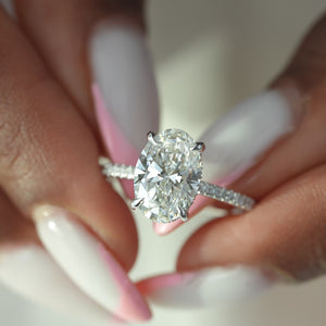 The Pave Kamellie - Engagement Ring Made in White Gold