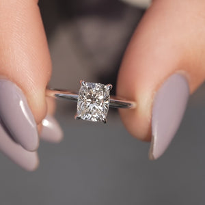 The Kamellie - Engagement Ring Made in White Gold