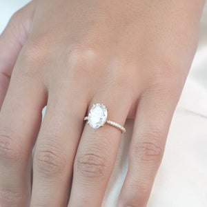 The Pave Crown Kamellie - Engagement Ring Made in Yellow Gold