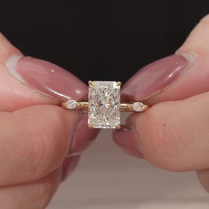 The Nicole - Engagement Ring Made in Yellow Gold