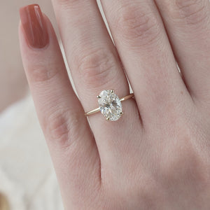 The Low Profile Kamelie - Engagement Ring Made in Yellow Gold