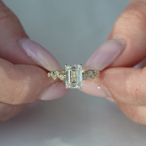 The Mia - Engagement Ring Made in Yellow Gold