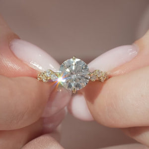 The Mia - Engagement Ring Made in Yellow Gold