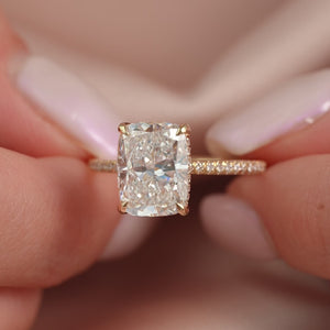 The Pave Crown Kamellie - Engagement Ring Made in Yellow Gold
