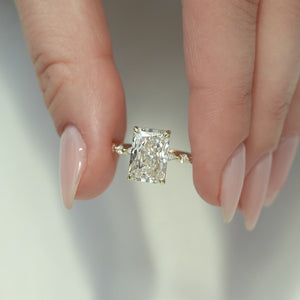 The Lindsey - Engagement Ring Made in Yellow Gold