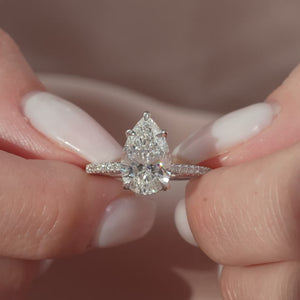The Pave Crown Kamellie - Engagement Ring Made in White Gold