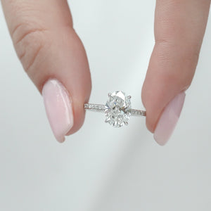 The Pave Kamellie - Engagement Ring Made in White Gold