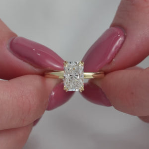 The Nelly - Engagement Ring Made in Yellow Gold