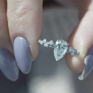 The Mia - Engagement Ring Made in White Gold
