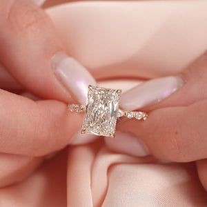 The Lindsey - Engagement Ring Made in Yellow Gold