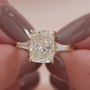The Liv - Engagement Ring Made in Yellow Gold