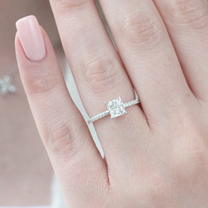 The Pave Kamellie - Engagement Ring Made in White Gold