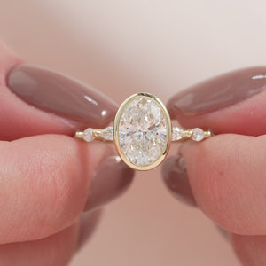 The Lucia - Engagement Ring Made in Yellow Gold
