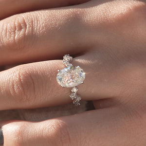 The Mia - Engagement Ring Made in White Gold