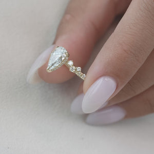 The Mia - Engagement Ring Made in Yellow Gold