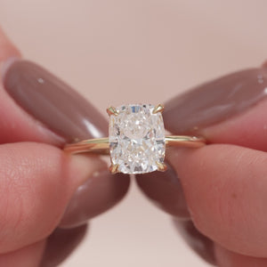 The Kamellie - Engagement Ring Made in Yellow Gold