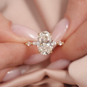 The Lucia - Engagement Ring Made in Yellow Gold