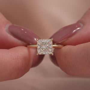 The Sandra - Engagement Ring Made in Yellow Gold