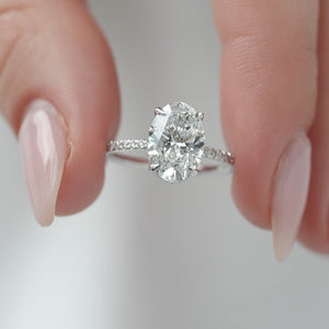 The Pave Alex - Engagement Ring Made in White Gold