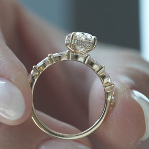 The Lucia - Engagement Ring Made in Yellow Gold