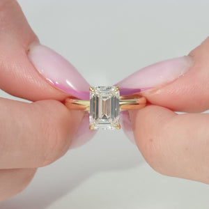 The Kamellie - Engagement Ring Made in Yellow Gold