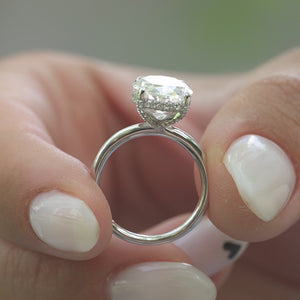 The Crown Kamellie - Engagement Ring Made in White Gold