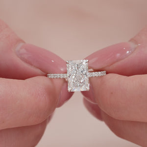 The Pave Lisa - Engagement Ring Made in White Gold