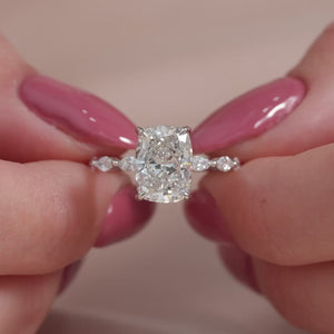 The Lucia - Engagement Ring Made in White Gold