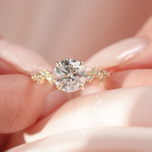 The Mia - Engagement Ring Made in Yellow Gold