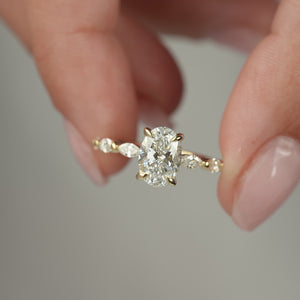 The Lucia - Engagement Ring Made in Yellow Gold