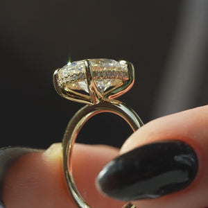 The Kamellie - Engagement Ring Made in Yellow Gold