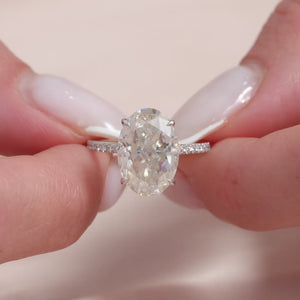 The Pave Alex - Engagement Ring Made in White Gold
