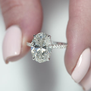 The Pave Crown Kamellie - Engagement Ring Made in White Gold