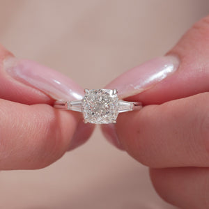 The Baguettes Megan - Engagement Ring Made in White Gold