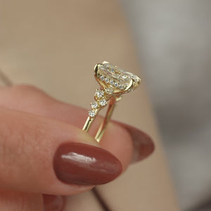 The Mia - Engagement Ring Made in Yellow Gold